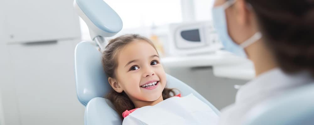 A qué edad debe ir un niño por primera vez al dentista